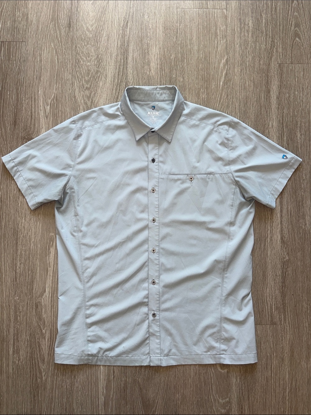Kuhl Men’s Short-Sleeve Button Down Shirt in Light Gray